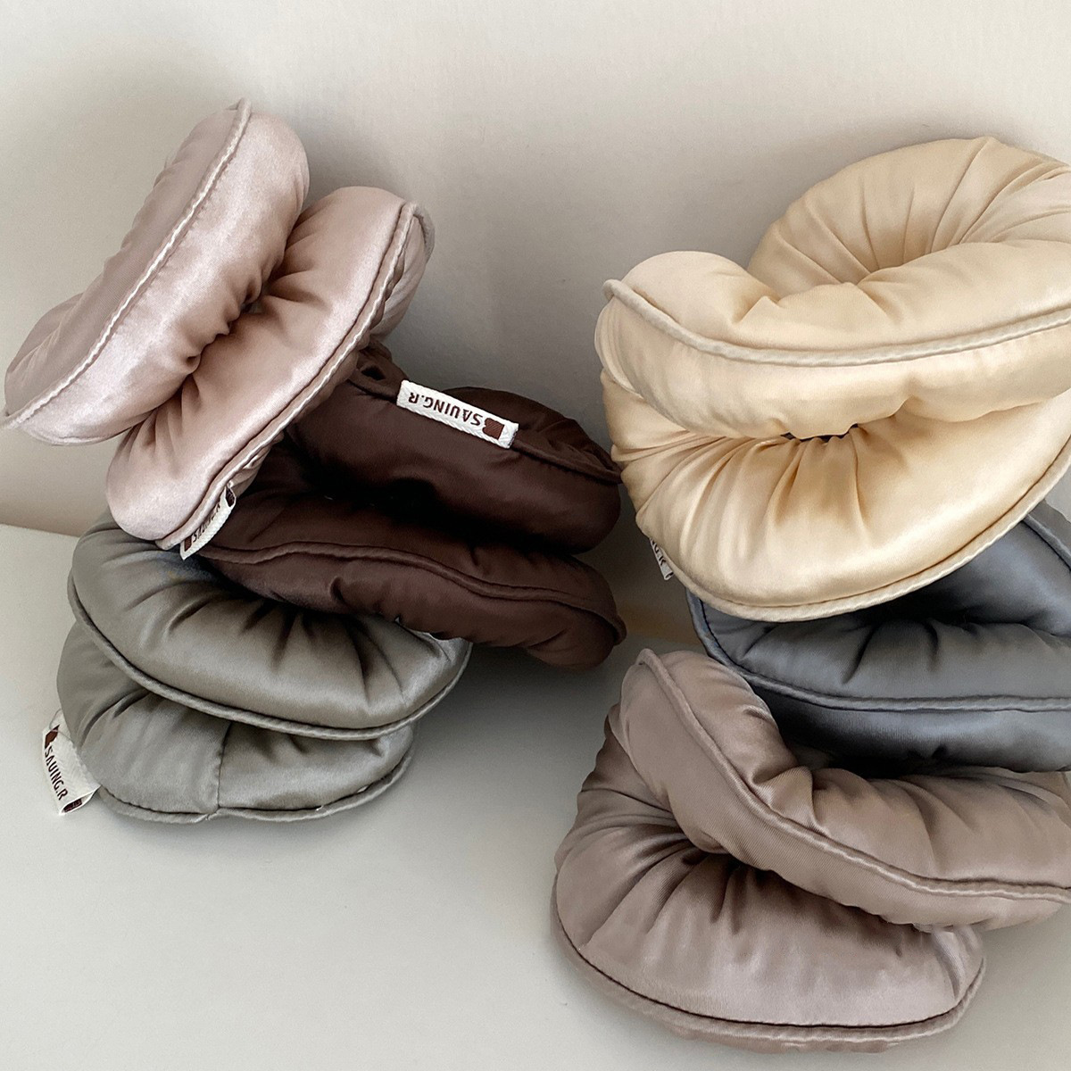 Ultra-Soft Pillow Sleep Scrunchie — Gentle Overnight Hair Tie