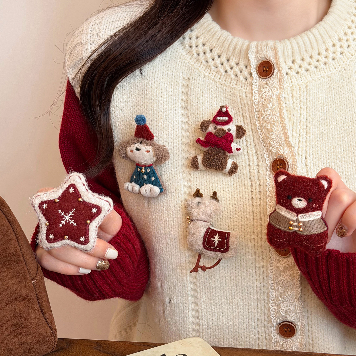 New Year Red锛丆utePlush DollBrooch2026Sweater PinDesignerDesignerAccessoryJewelry
